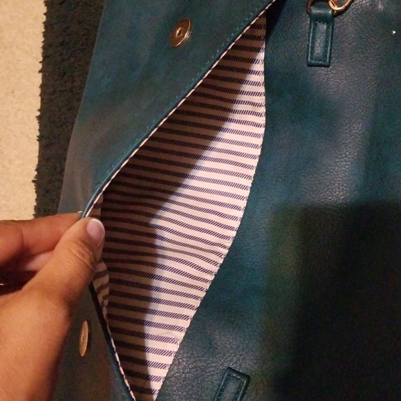 Green purse - Picture 3 of 4